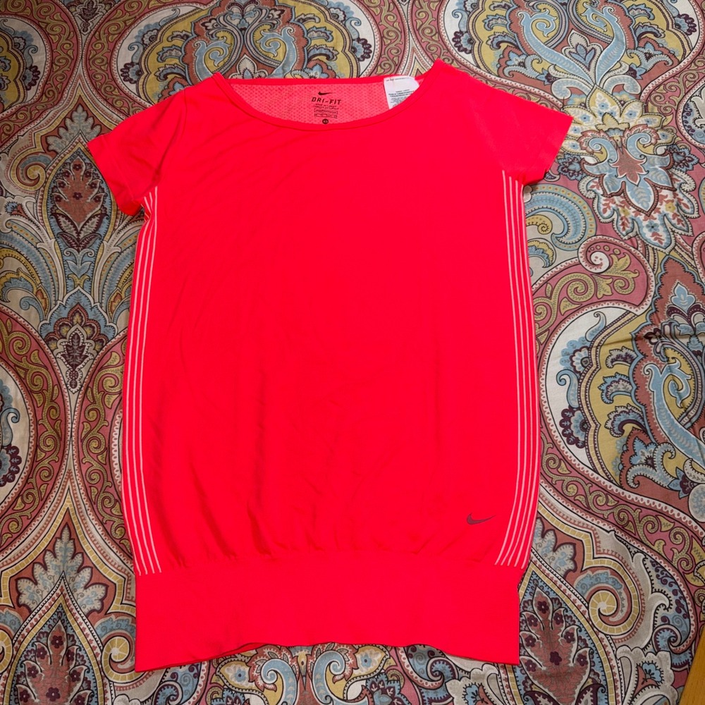 Nike Dri-FIT Womens XS Bright Pink Short Sleeve Banded Hem Top 633846-603